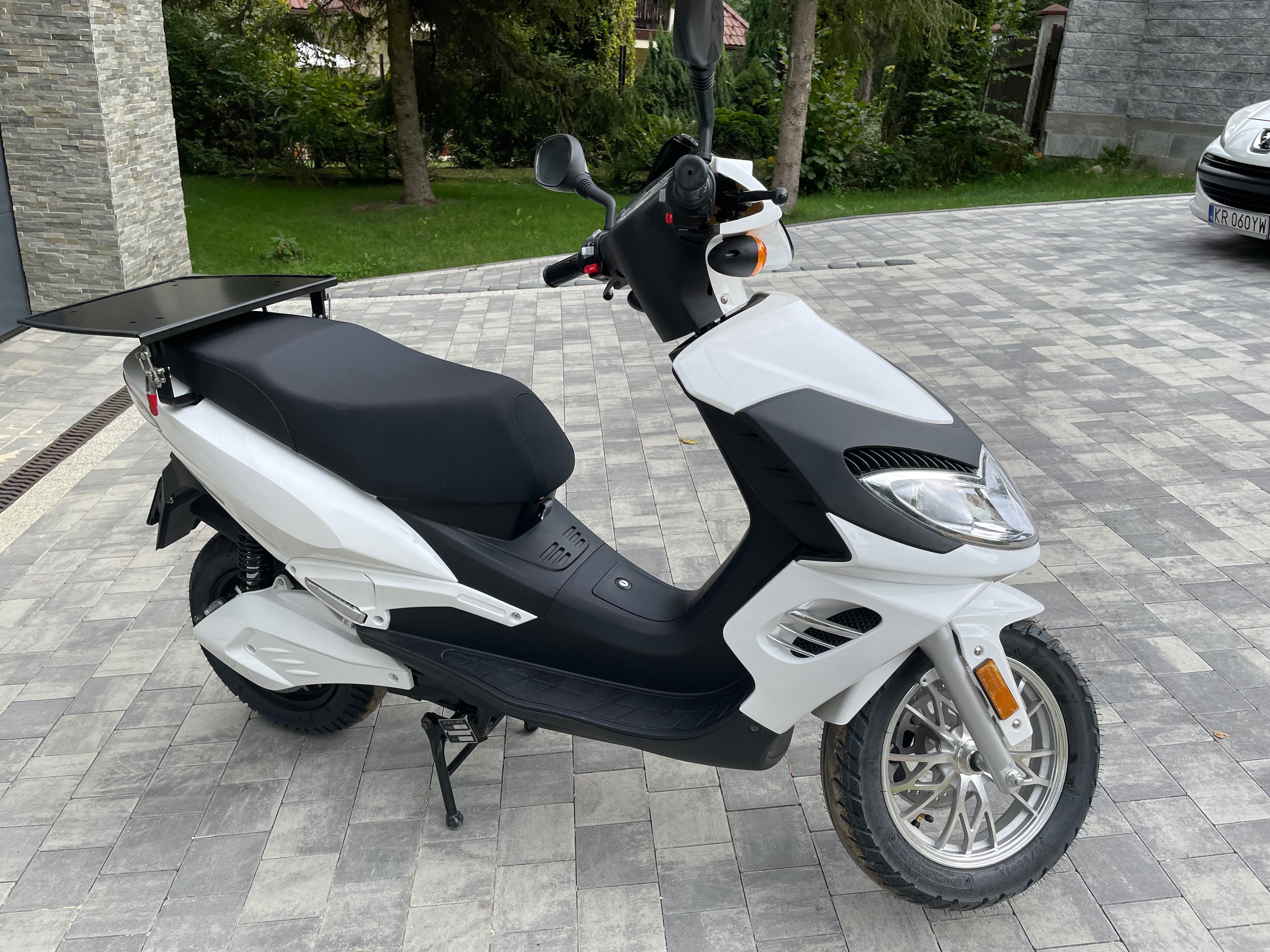 Skuter elektryczny - 50cc  Wynajem Glovo, pyszne.pl, uber Eats,