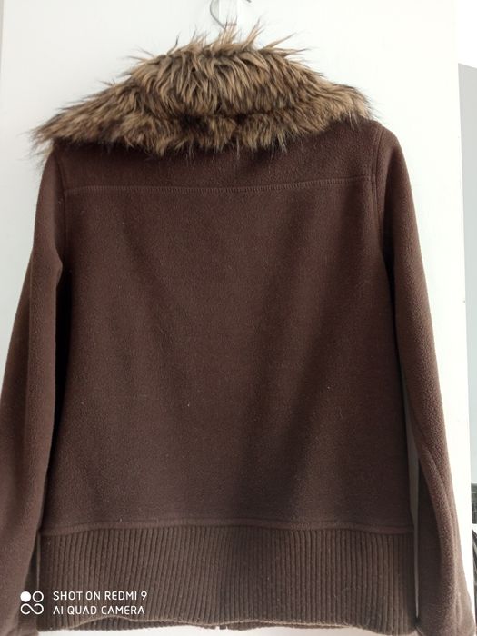 Bluza z futrzanym kołnierzem