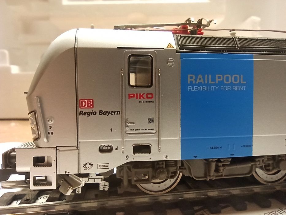 Lokomotywa elektryczna  Vectron 58115A h0 Piko