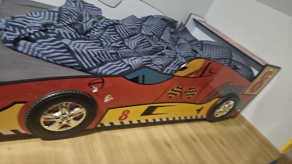 Łóżko auto z materacem dla dziecka