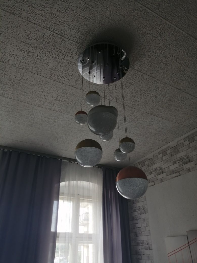 Sprzedam lampę z kulami