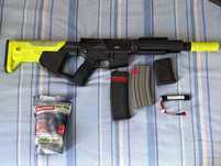 Airsoft M4 Com bateria e 3200 BBs