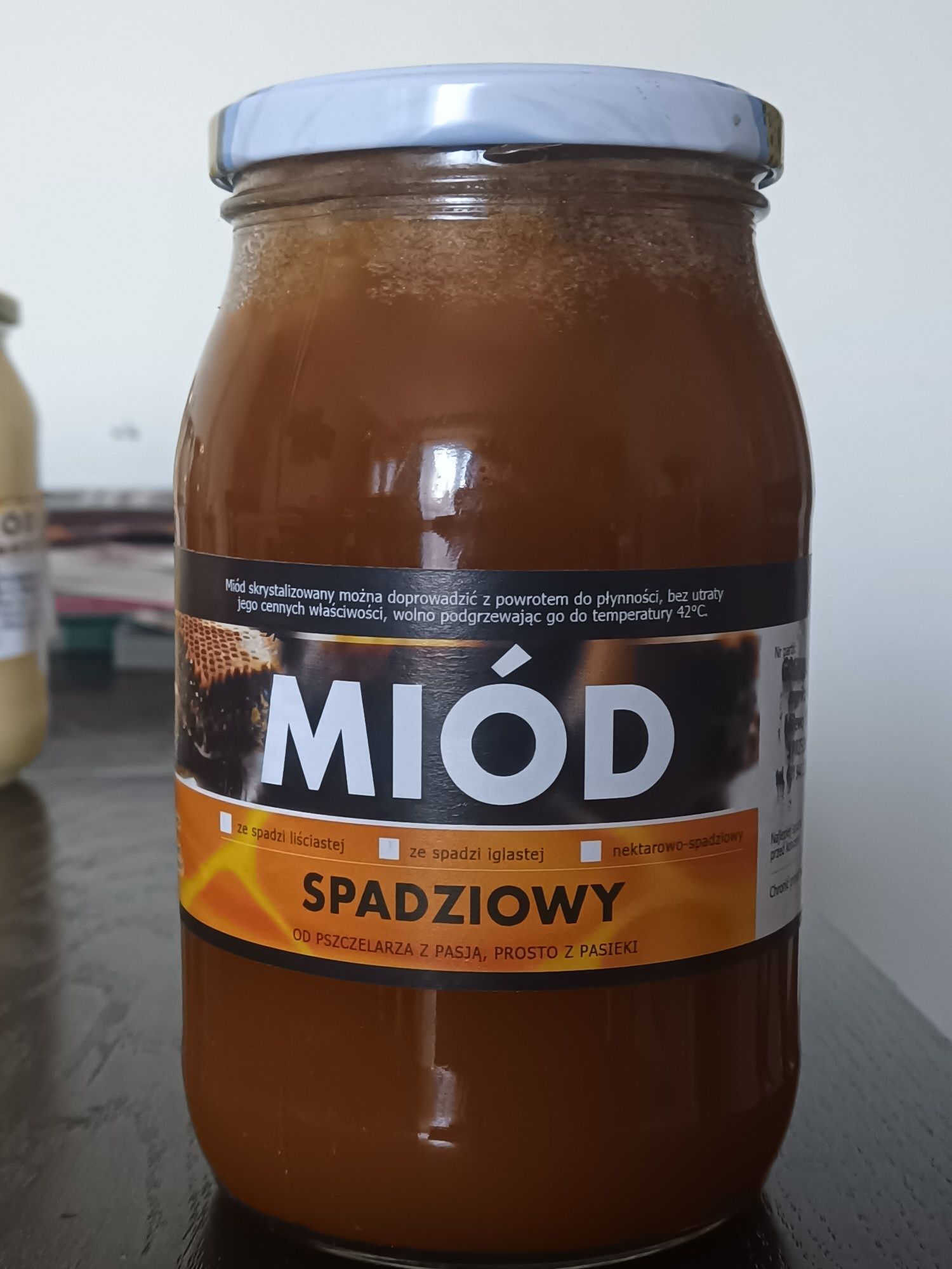Miód lipowy naturalny z mazurskich terenów zielonych