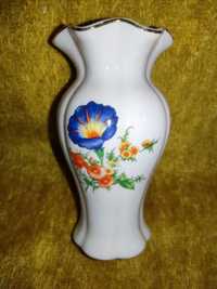 Wazon ceramiczny z kwiatami