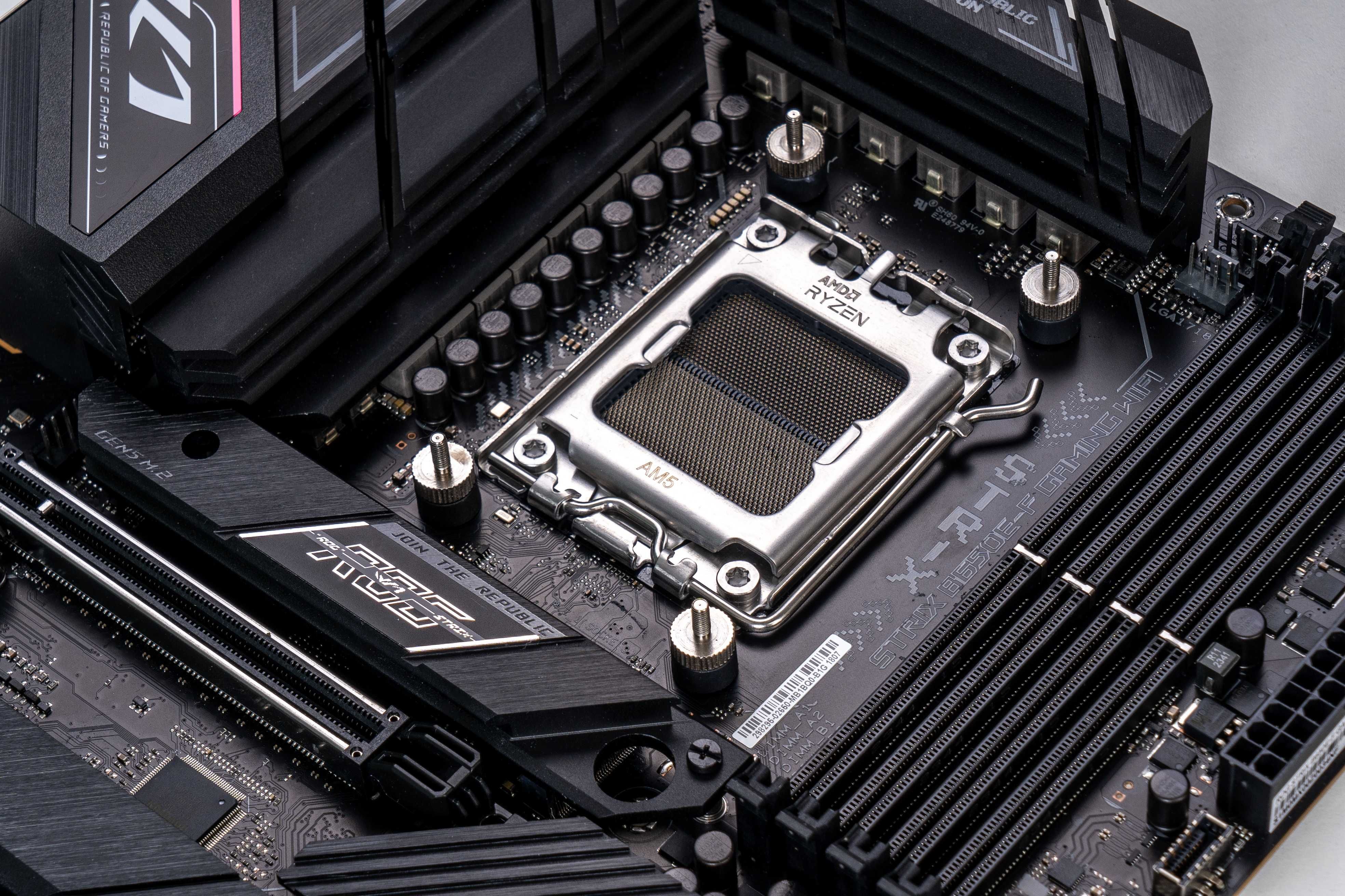 Материнська плата STRIX B650E-F GAMING WiFi/Гар 3 міс/SiliconFox