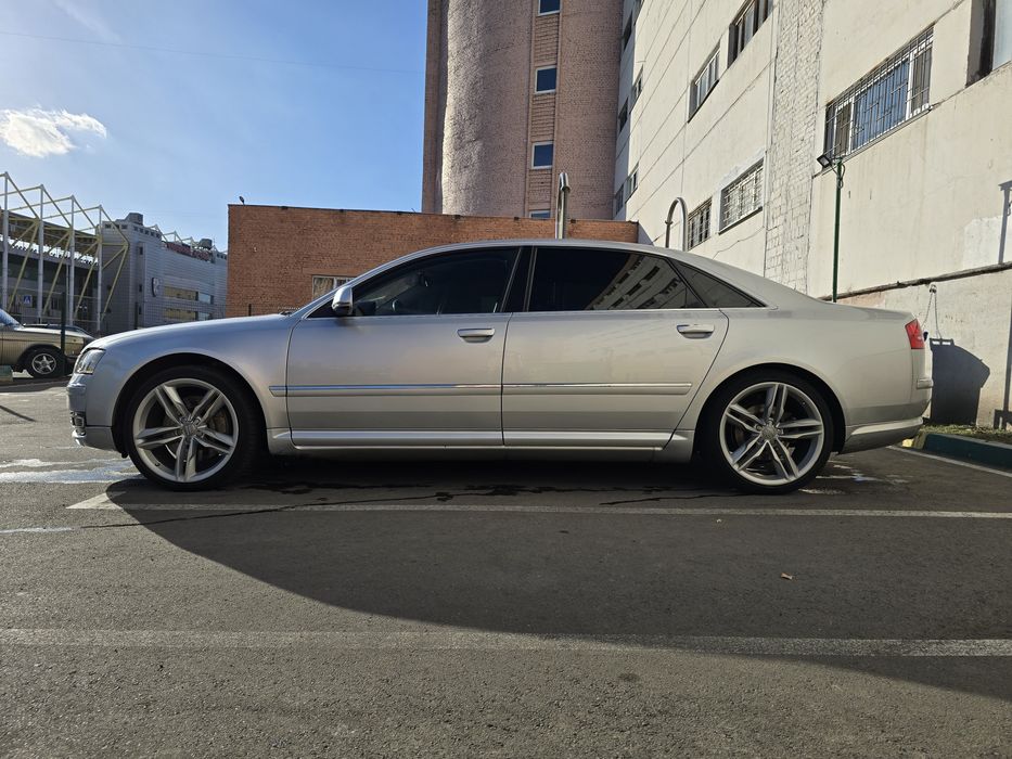Audi A8 4.2 fsi long
