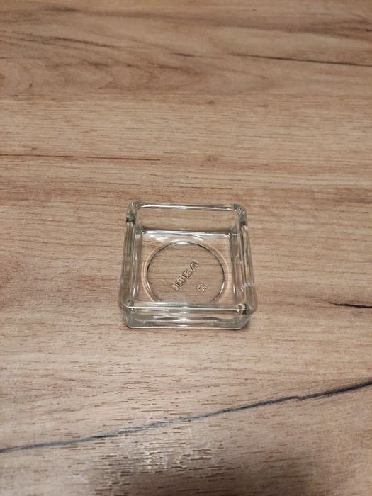 Kwadratowy świecznik