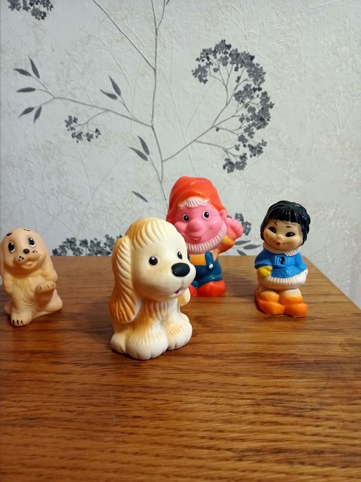 Игрушки времён СССР.