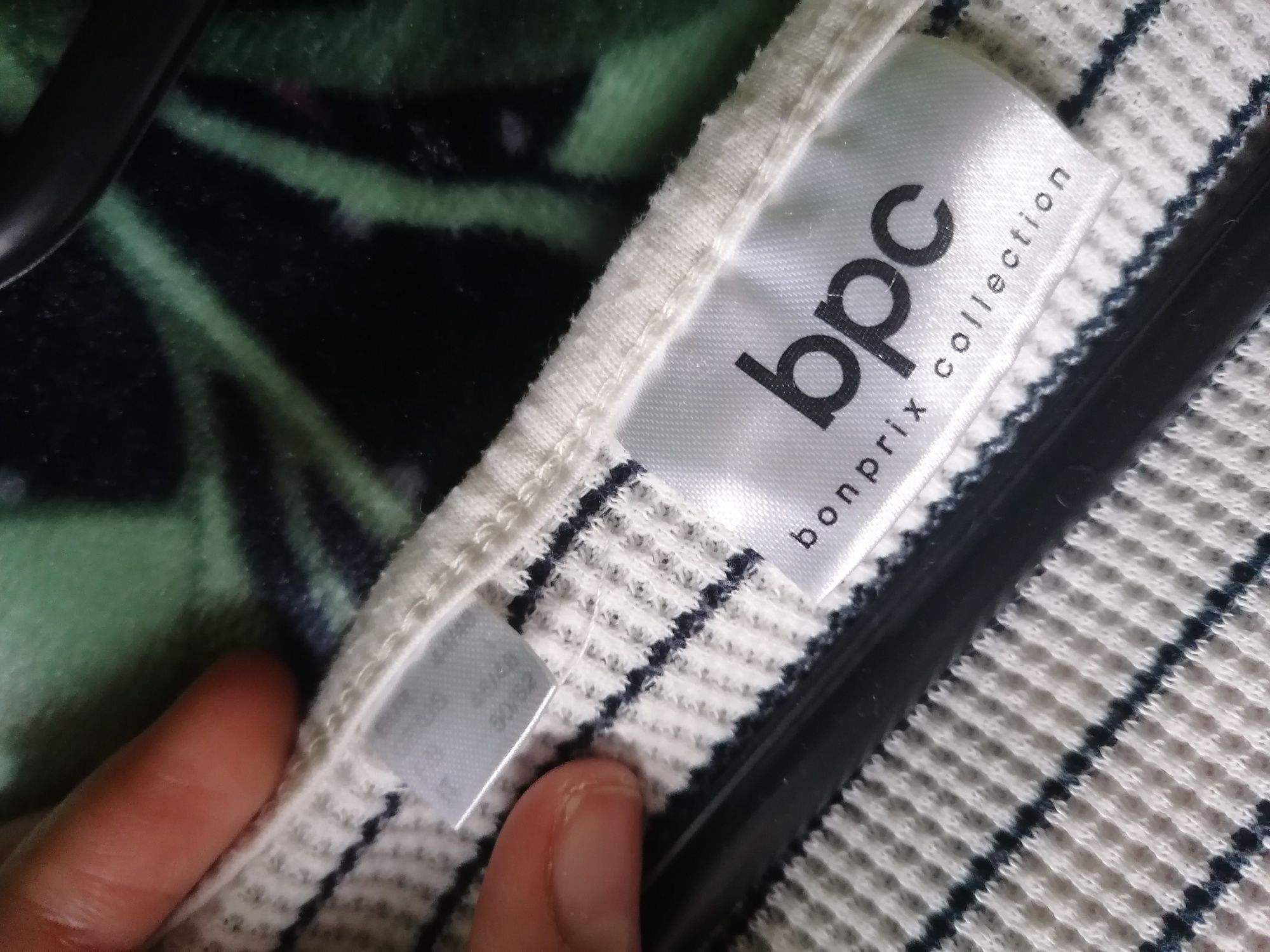 Sweter w paski kremowy biały granatowy bonprix