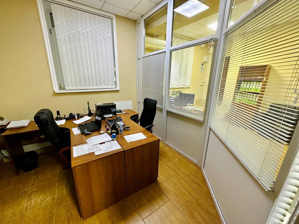 Гарний працюючий офіс з ремонтом та меблями. Київ.