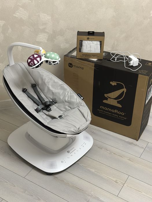 Крісло-гойдалка 4moms mamaRoo 5.0 Grey Classic