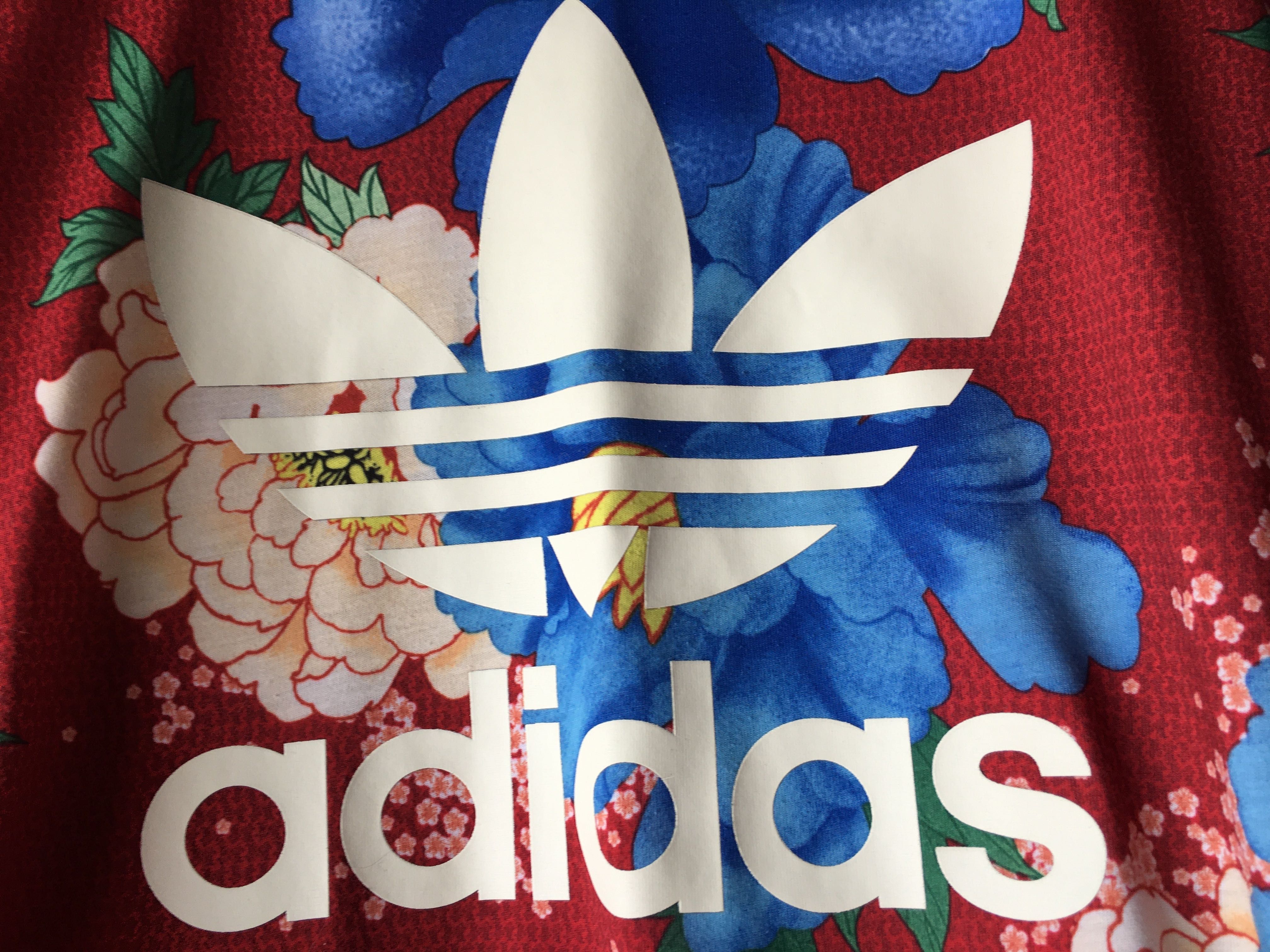 Продам женскую кофту Adidas