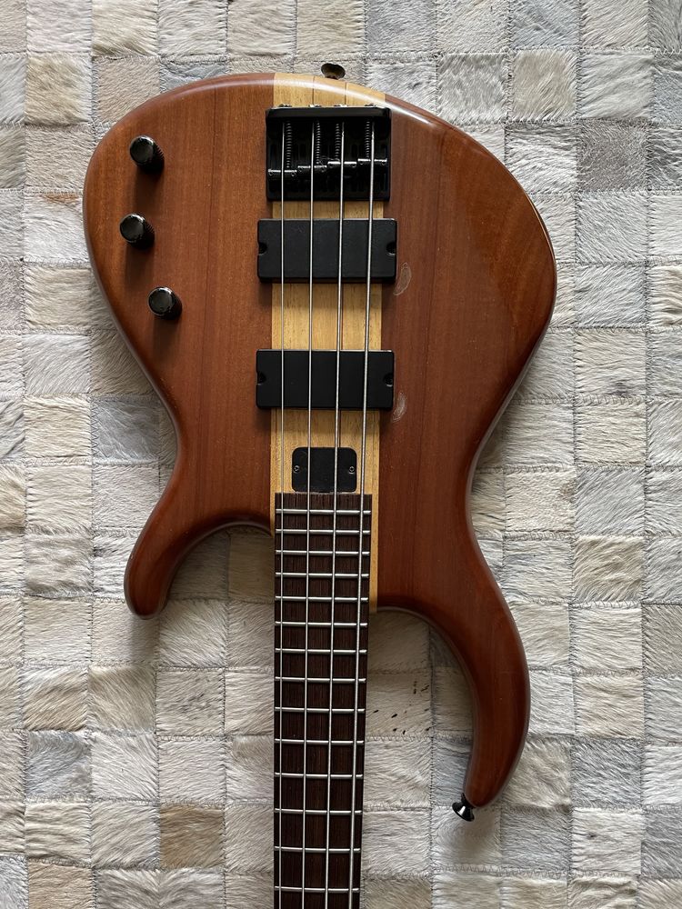 Lutnicza gitara basowa