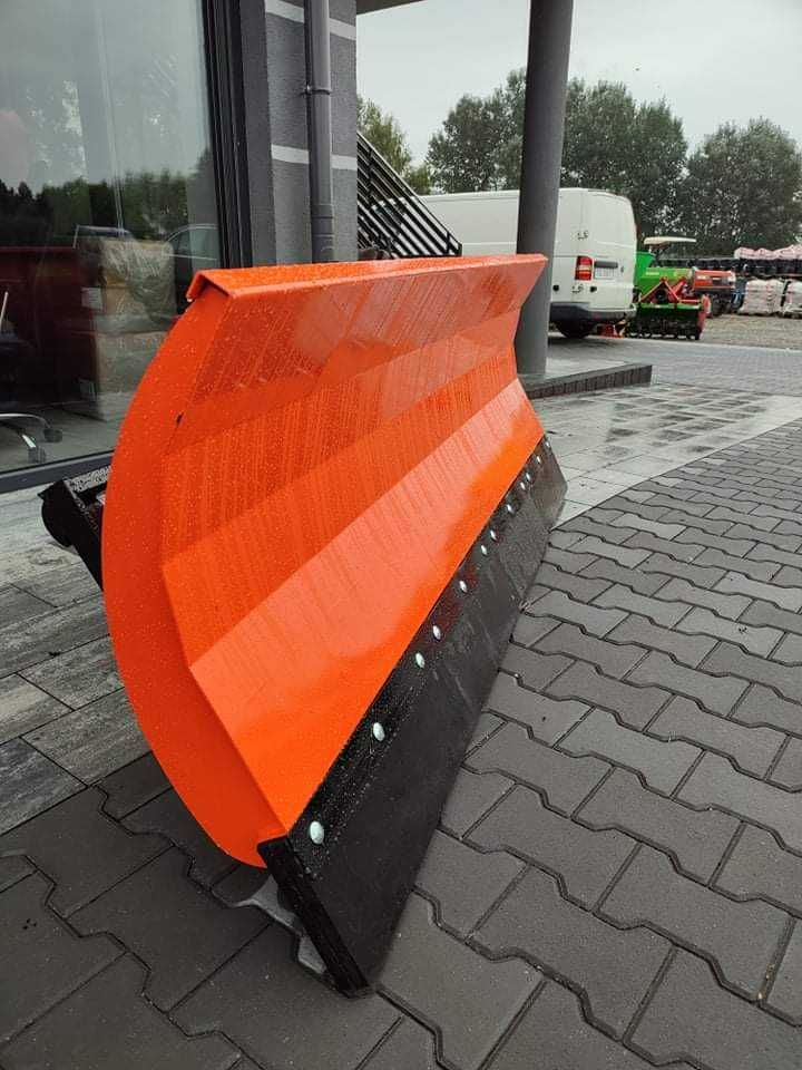 Malowany proszkowo pług do śniegu do traktora do tura na tuz
