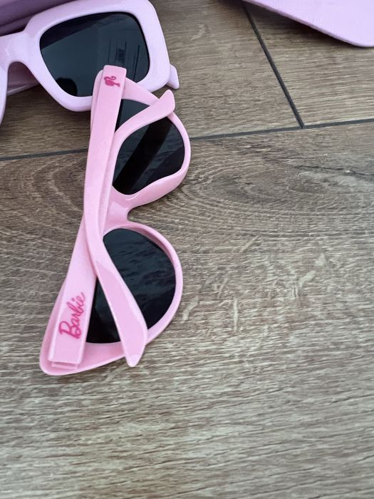 Plecak,daszek,okulary Barbie