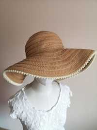 Piekny kapelusz slomiany House M czapka przeciwsloneczna sombrero