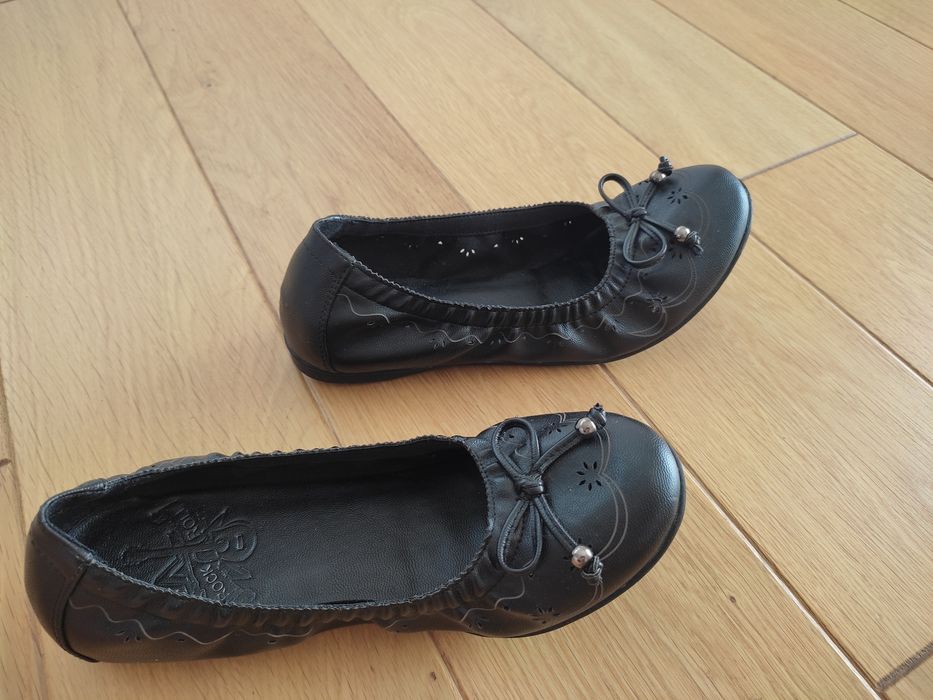 buty baleriny czarne na gumce ze sklepu Deichmann