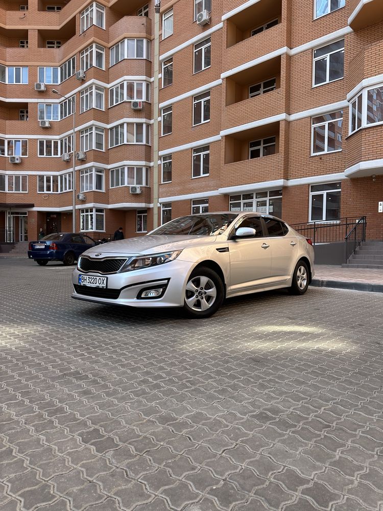 Продам киа к5  2013 год