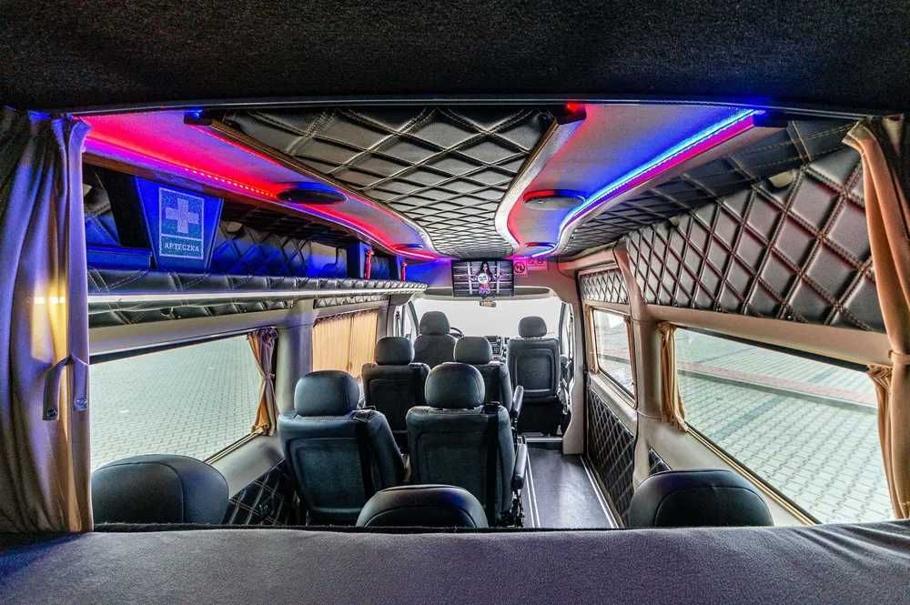 BUS VIP van na 9 osób wypożyczalnia w góry na Święta Sylwestra Ferie
