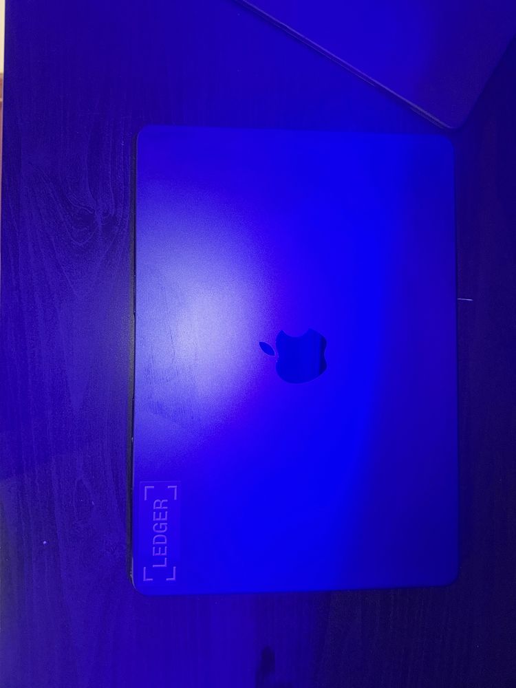 Macbook Air M2 2024