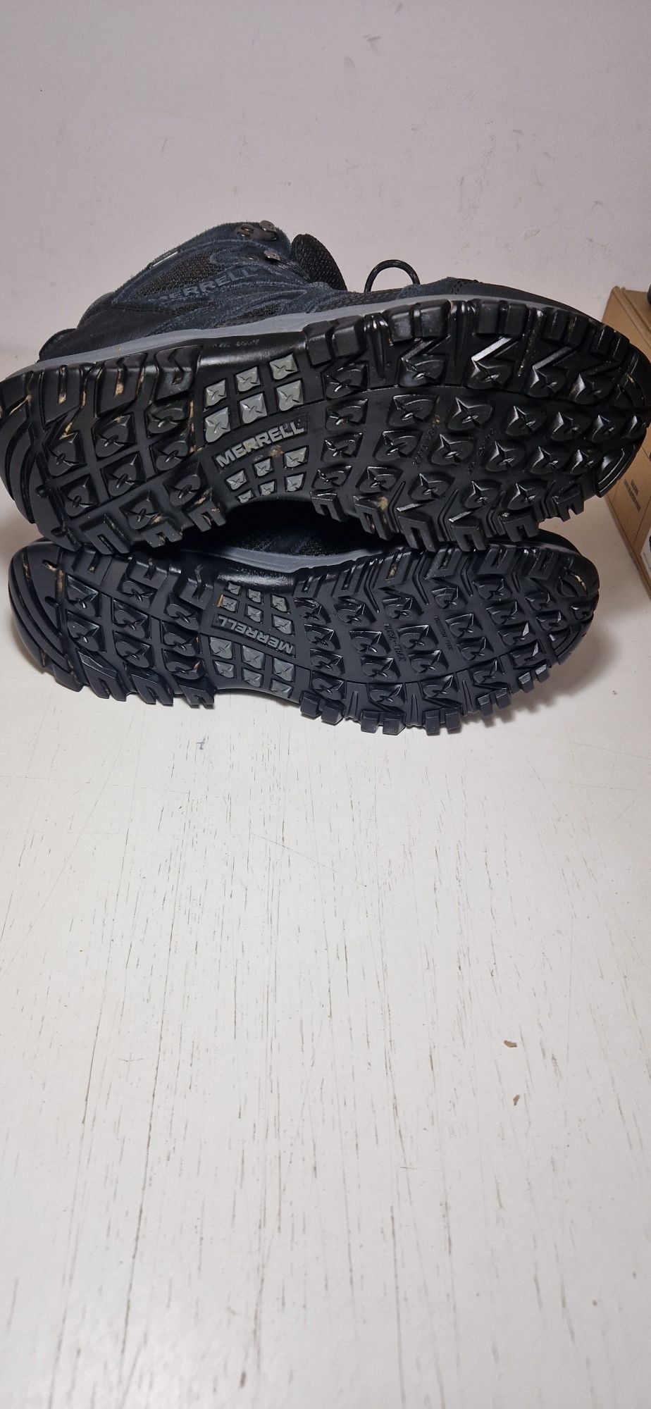 Merrell 46.5.          .