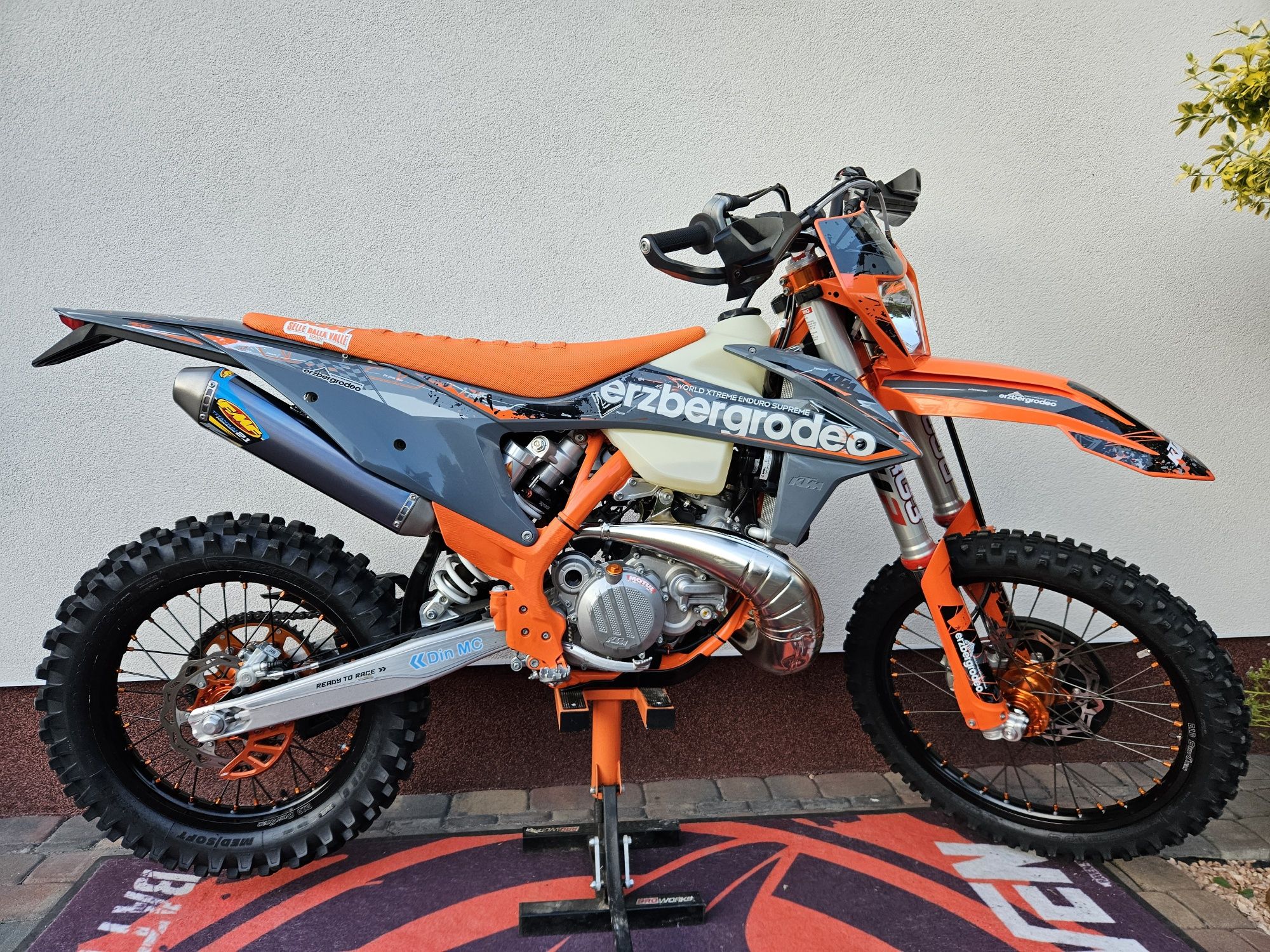 KTM 300 Erzbergrodeo FMF Piękny tpi exc