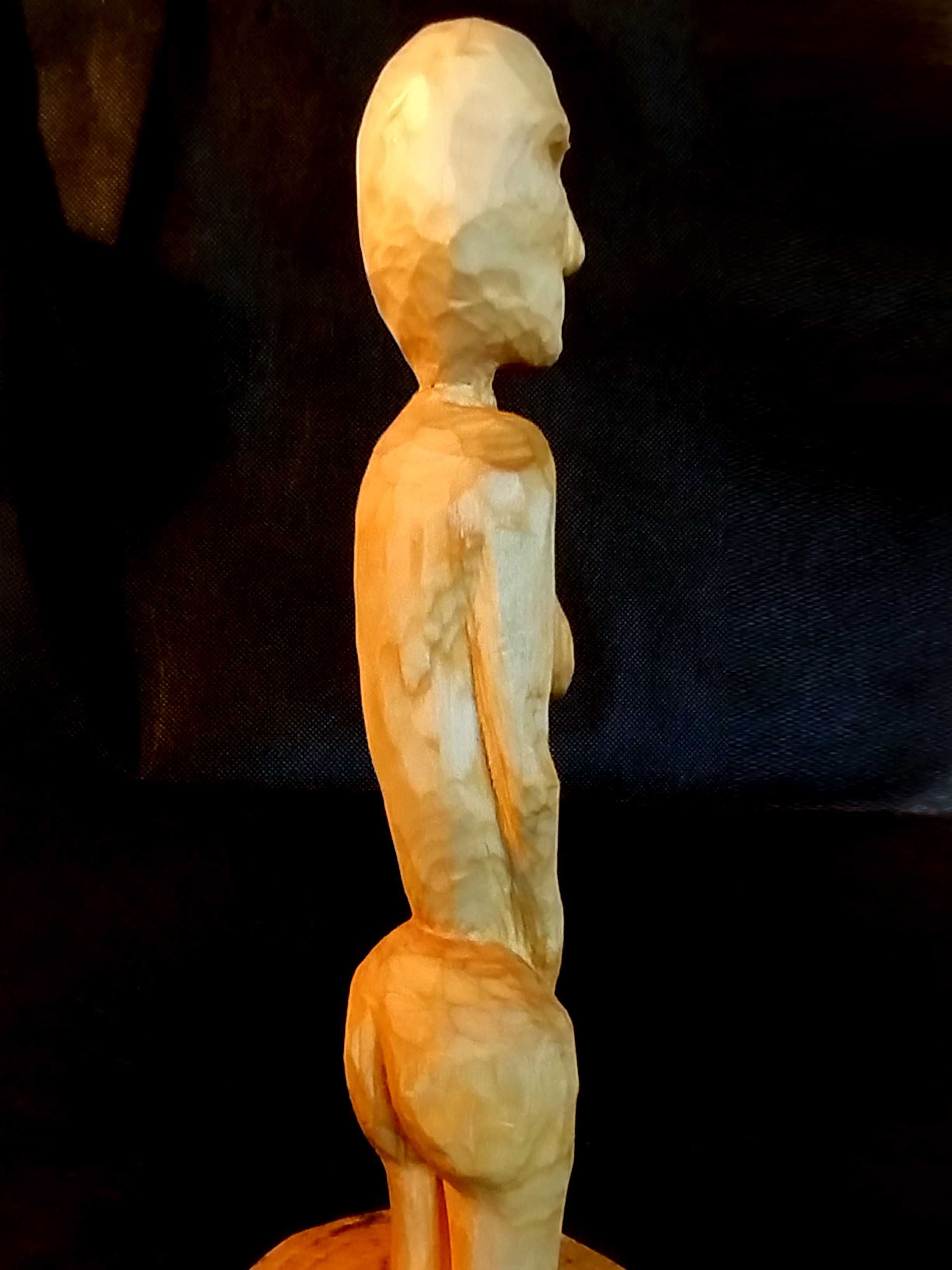 Rzeźba - kobieta, akt - drewno lipowe