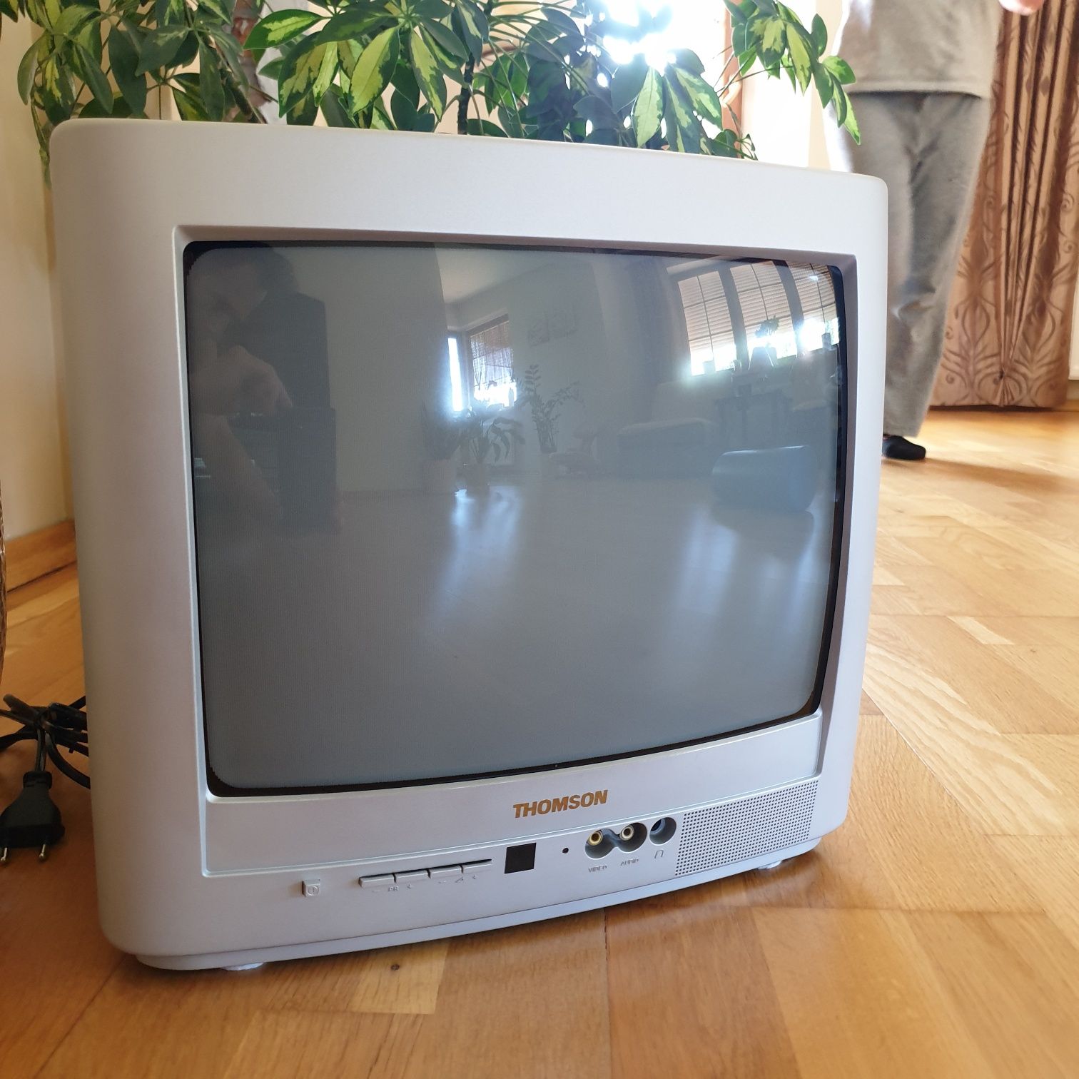 1x konsola Sony PlayStation Classic mini + maly retro tv crt