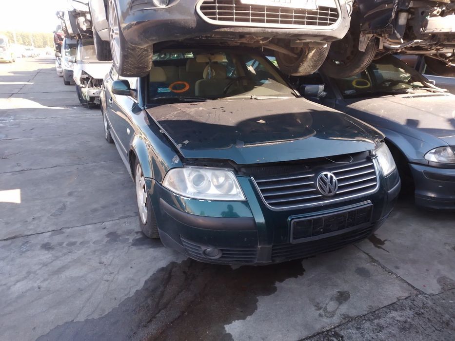 VOLKSWAGEN PASSAT B5 1.9 TDI LIFT 00 - 05 AWX   LAMPA PRZÓD PRAWA LEWA