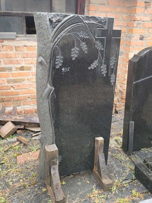 Продам пам'ятники від  виробника