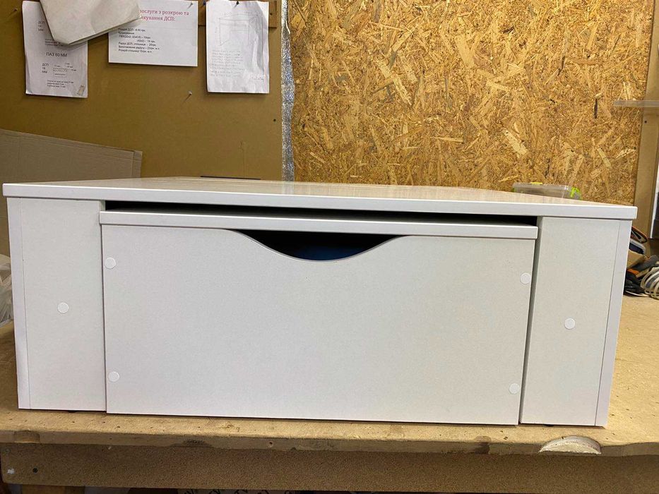 Продам подіум під педикюрне крісло 800/800/300