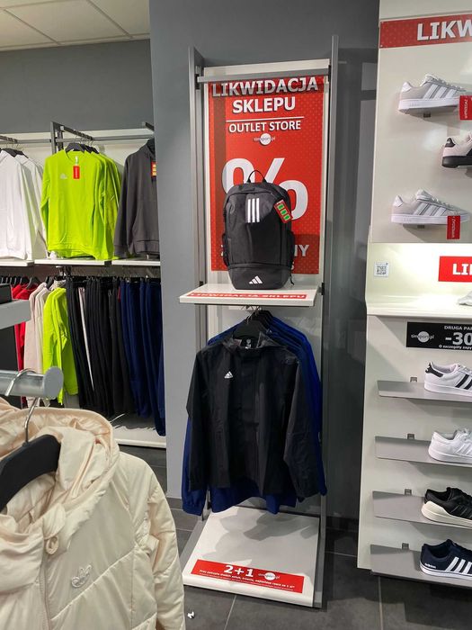 Meble do salonu z odzieżą i obuwiem