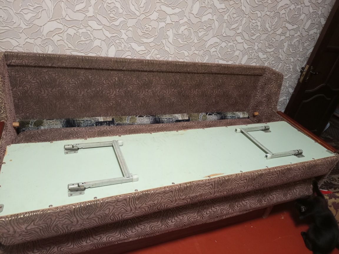 Продам диван б/у