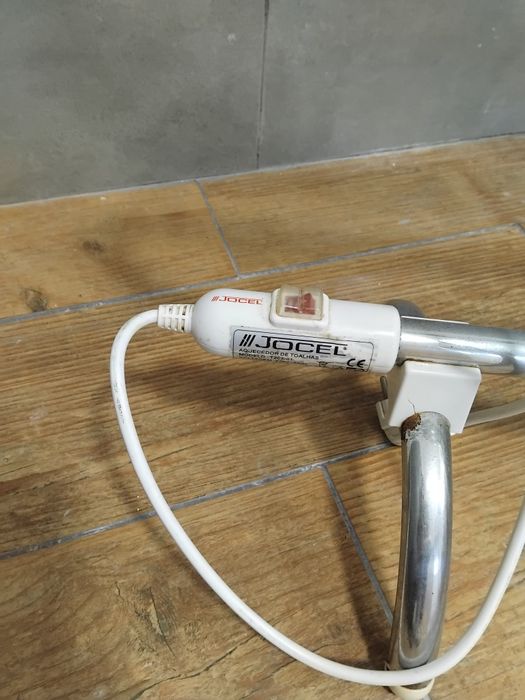 Aquecedor de toalhas de casa de banho.