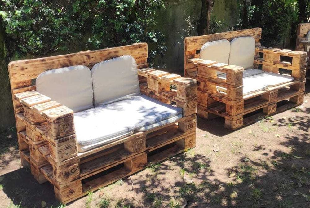 Sofás em Paletes feito à mão! (4 Peças) - vendidas separadamente