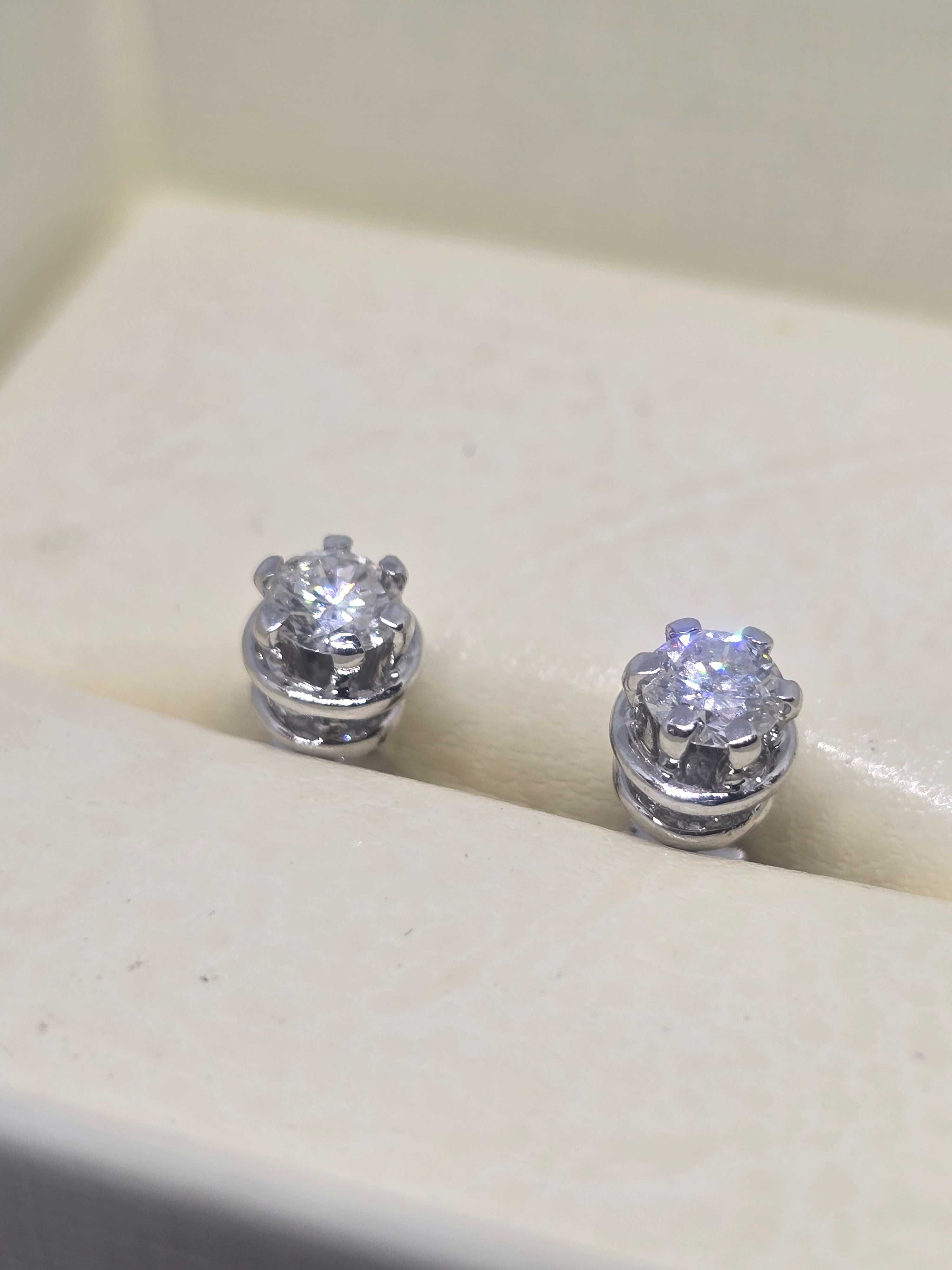 Сережки з діамантами Damiani
