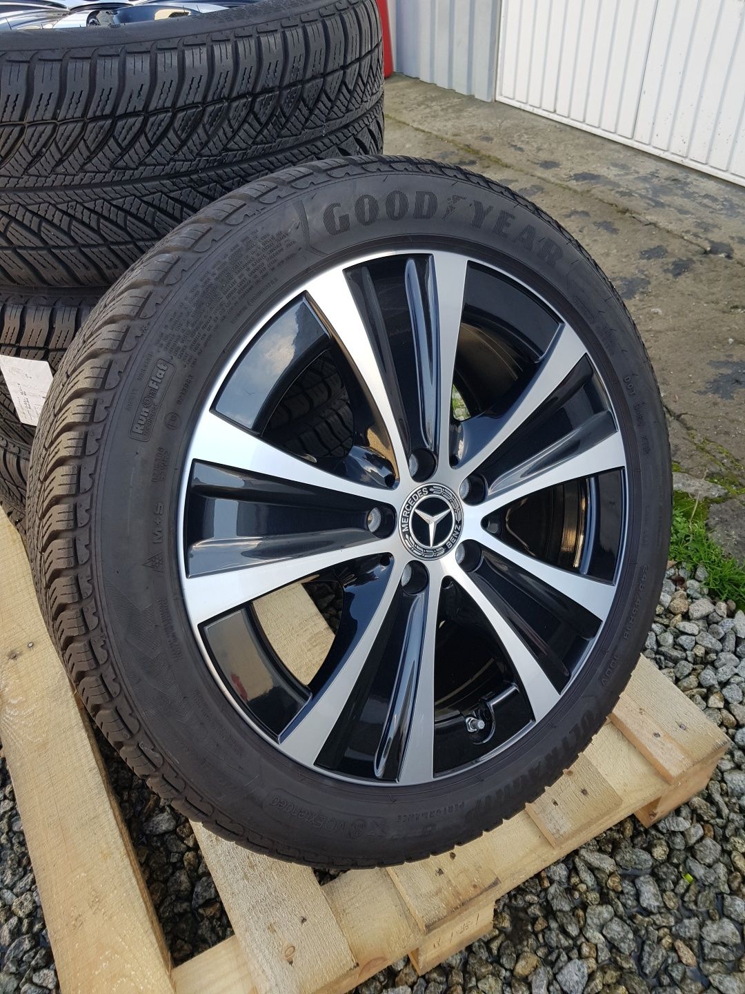 4 Koła Mercedes E klasa W213 8x18 ET 43 Zima 245/45r18  2021r