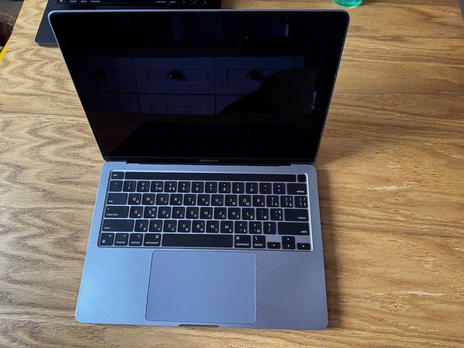 Macbook Pro M1 , 8 gb RAM , 256 gb SSD, 13 inch, Space Gray