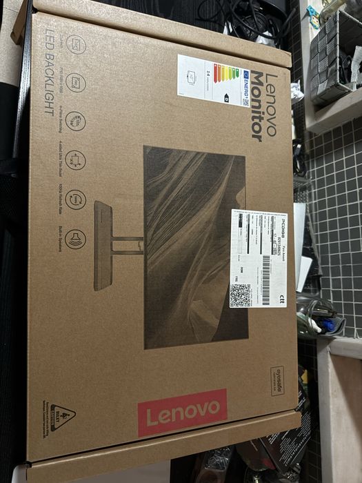 Monitor LENOVO