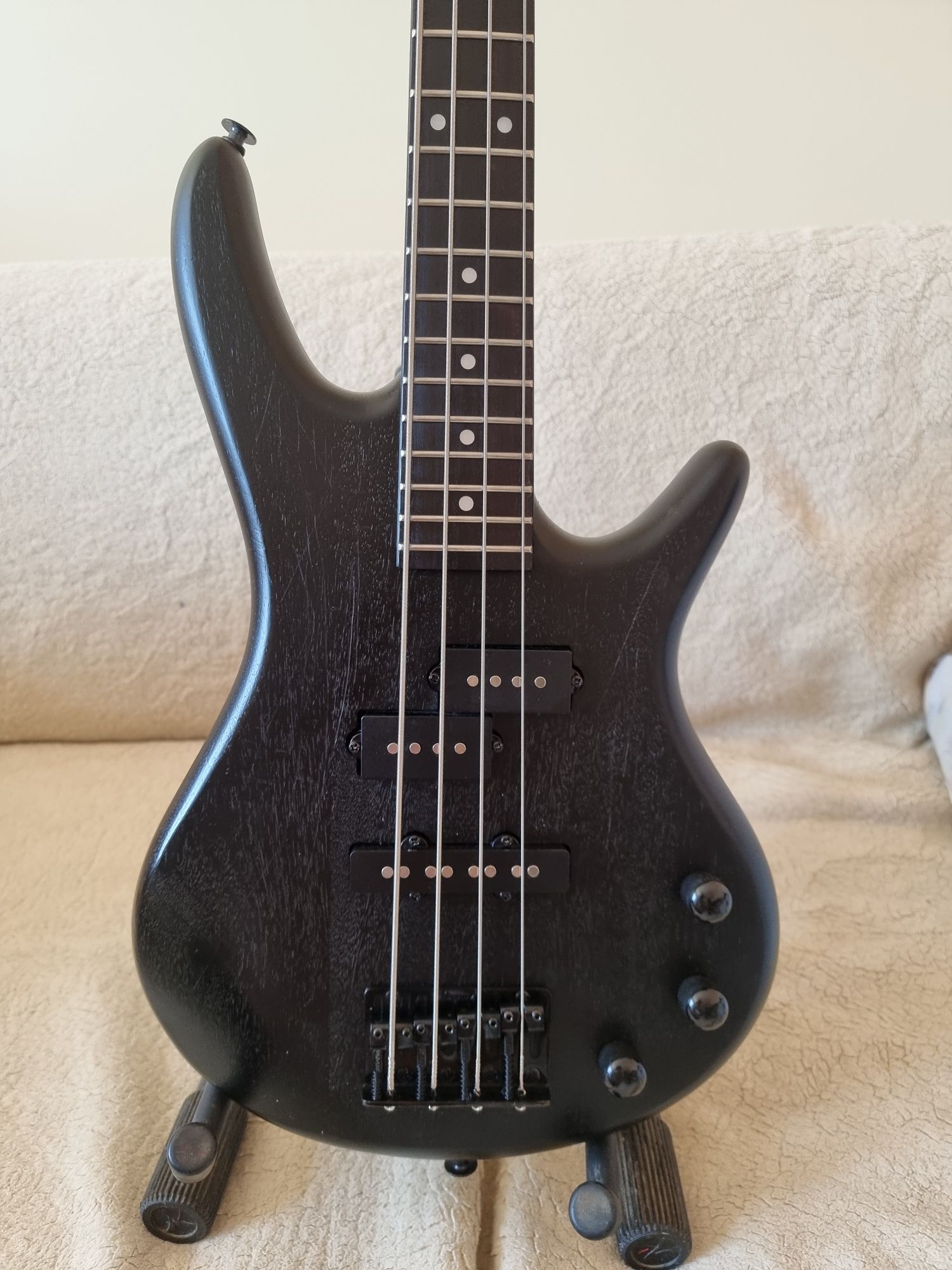 Gitara basowa Ibanez