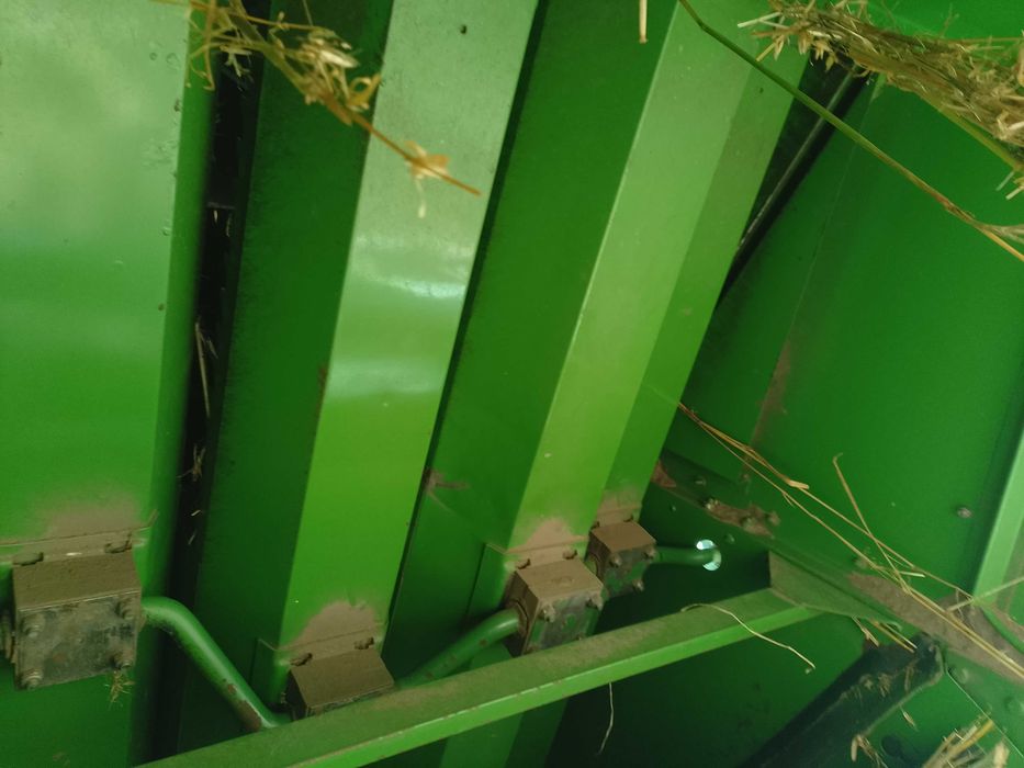 Комбайн Джон ДІР 1042