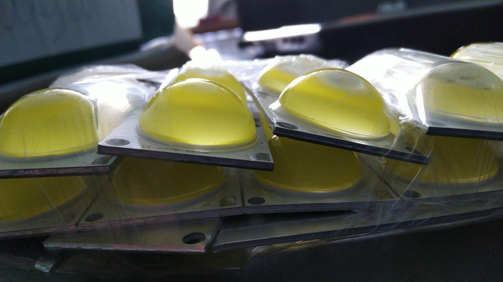 Потужний лінзований LED COB світлодіод 50w 60W 70W 6000K 12B10C 1.8A