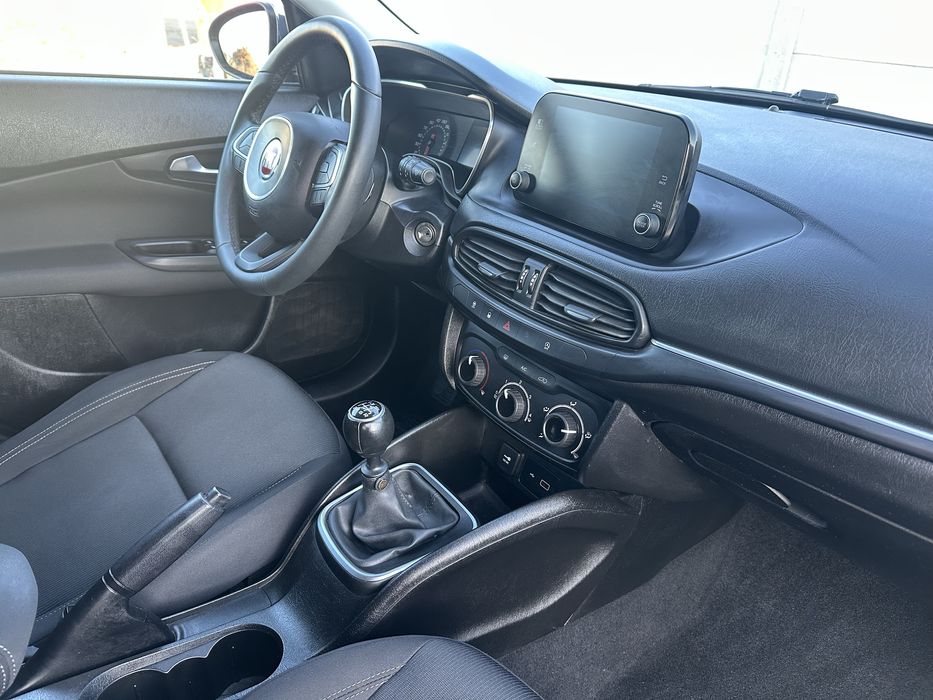 Fiat Tipo 1.4i Mirror 2019r 114000km przebiegu.