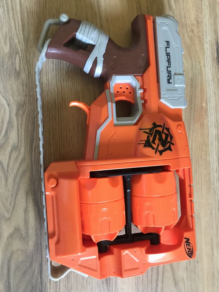 Pistolet nerf flipfuty z dwoma magazynkami