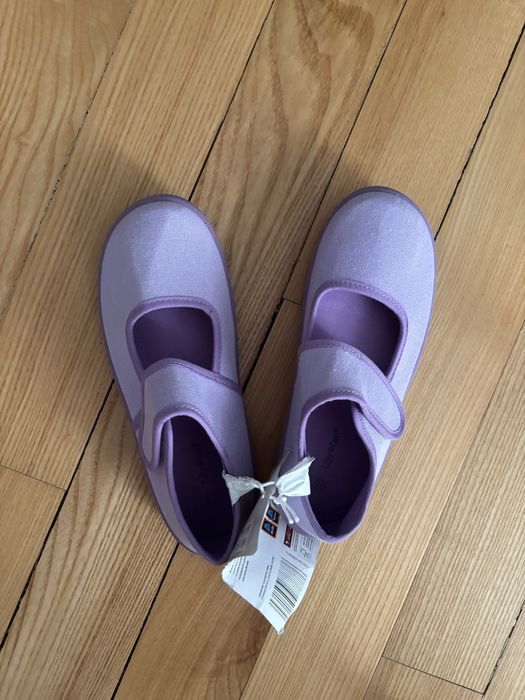 Тапочки нові у школу