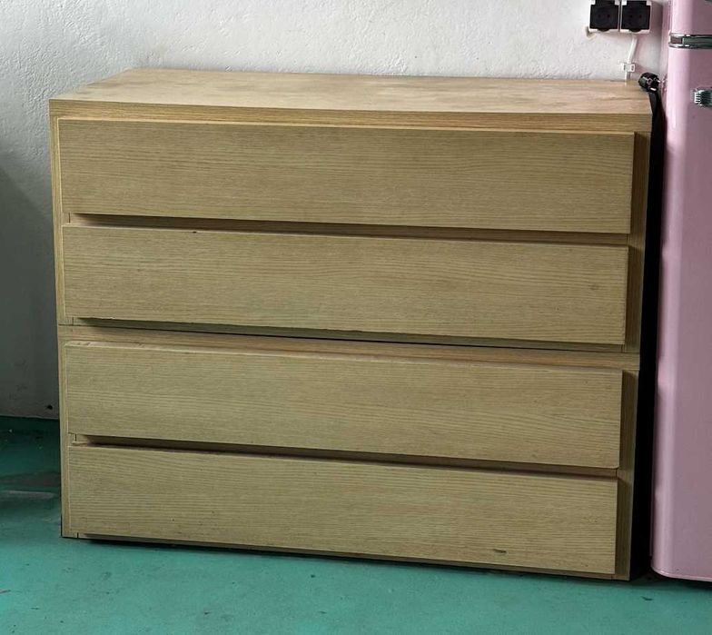 niska duża komoda z szufladami