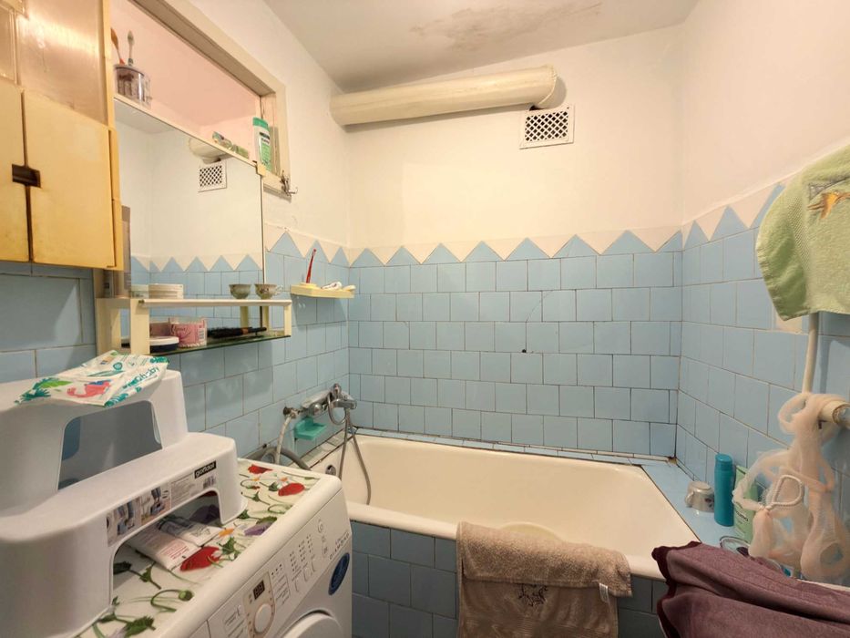 Продається квартира 3 кім., житловий стан, 66 м.кв., м.Яремче