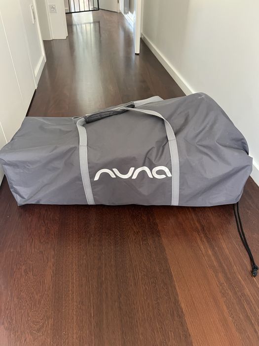 Cama de viagem altura regulavel em ótimo estado