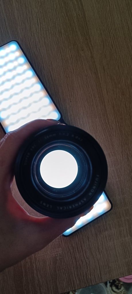 Об'єктив Fujifilm XF 56mm f / 1.2 R