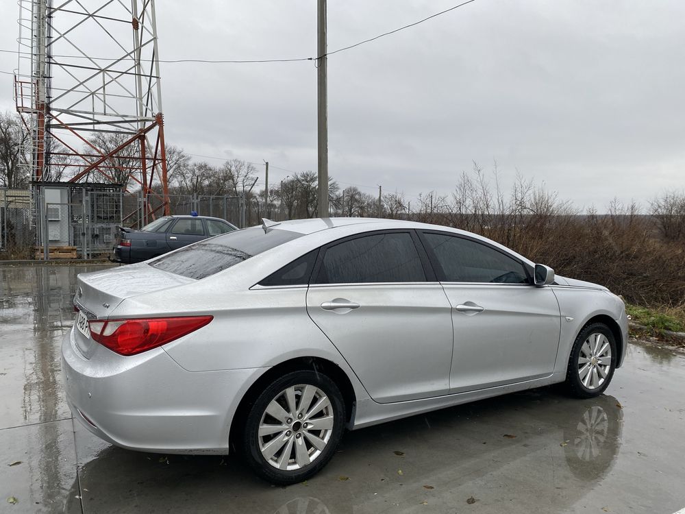 Hyundai sonata 2011 yf 2.0